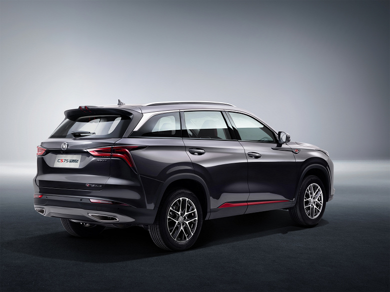 Импорт распараллелят: кроссовер Changan CS75 Plus представлен в России, особенности российской версии